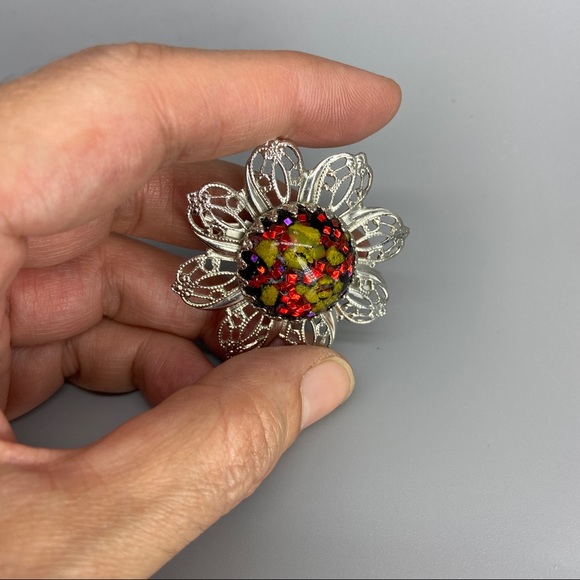 Vintage Faux Opal Silver Filigree Brooch - Picture 11 of 11